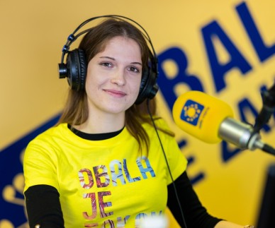 Vzemi si čas, posodi nam glas - pridruži se Klari in Manci