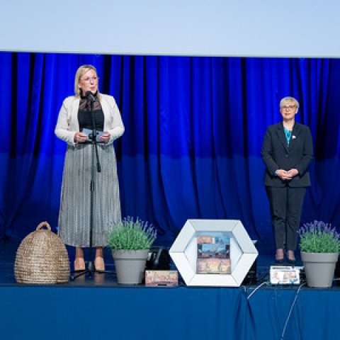 MEDNARODNI FORUM V SLOVENIJI OKREPIL PRIZADEVANJA ZA TRAJNOSTNO ČEBELARSTVO IN ZA&Scaron;ČITO OPRA&Scaron;EVALCEV photo